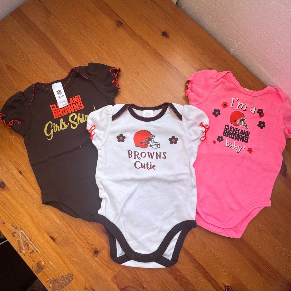 Cleveland Browns Kids One Pieces - Brown, White, Pink size 6-12 months bundle - Picture 3 of 7